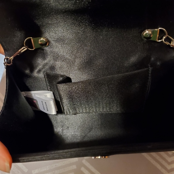 Free bundle add-on: Ardene black silky clutch bag - Picture 6 of 6